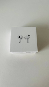 AirPods Pro (1 фото из 6)