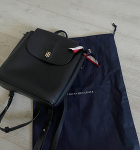 Tommy Hilfiger seljakott/seljakott (2 foto / 4)