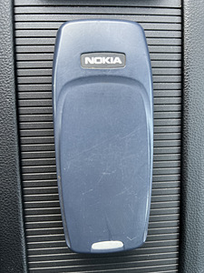 Nokia 3310 (2 foto / 2)