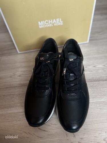 Новый! Повседневная обувь Michael Kors 10M (фото #2)