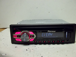Pioneer deh-1400UB usb (2 foto / 3)