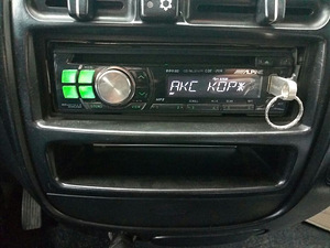 Alpine usb cd- resiver cde-120r (2 foto / 2)