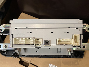 Toyota corolla 2013-2015 e180 cd stereo 86120-02f70 ( 53883) (3 foto / 3)