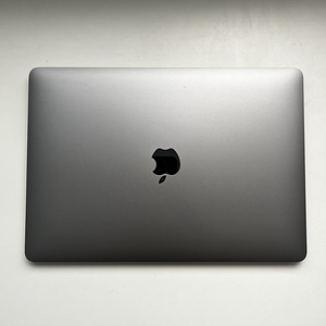 Apple MacBook Air M1 2020, 8GB RAM, Space Gray. Nordic. (1 foto / 6)
