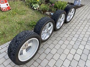 Оригинальные диски Audi с шипованной резиной Bridgestone 17x6.5 (5 фото из 6)