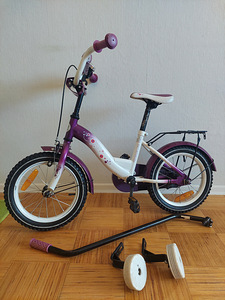 Велосипед для девочки 14". Со страховочными колёсами.