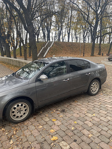 Passat b6 2005г (4 фото из 5)