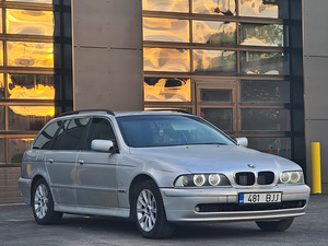 BMW 530D 142kw FACELIFT (5 foto / 9)