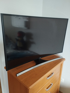 Samsung smart tv 4k (2 foto / 6)