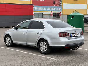 Volkswagen Jetta 2.0TDI (6 foto / 13)