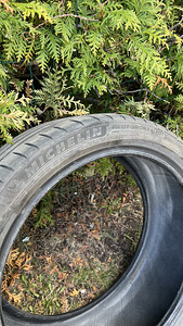 Летняя Michelin Pilot sport 4 235/40/19 (2 foto / 9)