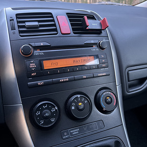 Toyota Auris 2011год 1.4д мануал 6 ступ. (15 фото из 15)