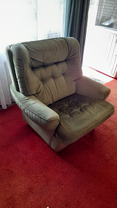 Roheline Velvet tugitool (3 foto / 5)