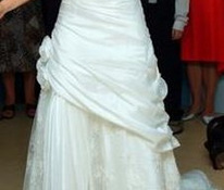 Свадебное платье M
