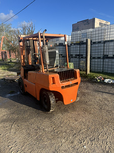 Kahveltõstuk 3,5t dizel (3 foto / 10)