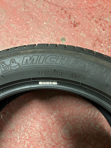 MICHELIN 225/50R18 (4 foto / 4)