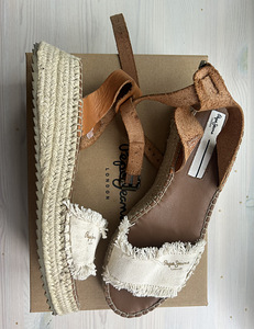 Müüa Pepe Jeans sandaalid (4 foto / 4)