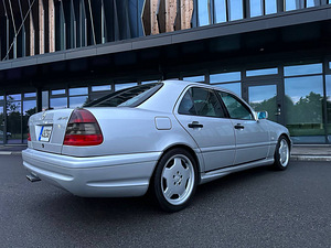 Mercedes Benz c43 AMG (4 foto / 15)