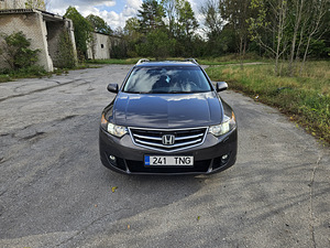 Honda Accord 2.2 110kW (3 foto / 11)