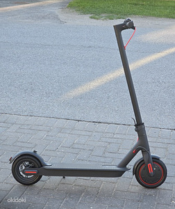 Elektriline tõukeratas Xiaomi Mi Scooter M365 Pro, must (1 foto / 1)