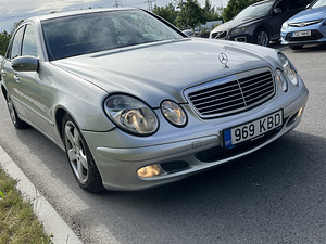 Mersedes-Benz E220cdi (1 foto / 11)