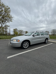 Volvo v70 (2 фото из 11)