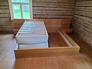 Super king-voodi madratsite ja abilaudadega / King size bed (3 foto / 7)