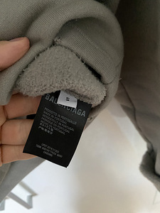 Balenciaga hoodie (4 foto / 5)