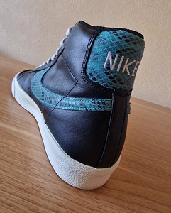 Nike Blazer Mid (7 фото из 8)