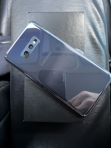 Samsung Galaxy s10e (2 foto / 5)