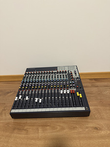 Müüa Soundcraft mikserpult (3 foto / 6)