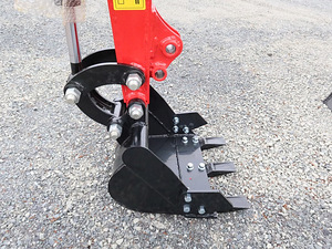 Ekskavaator 1t. Komplektis planeerkopp 80cm ja hüdrovasar (5 foto / 8)