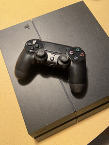 Playstation 4 500GB + joystick + games (3 foto / 3)