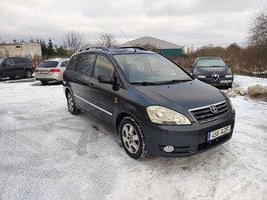 Toyota avensis verso (3 foto / 10)
