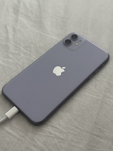 iPhone 11 64 ГБ (2 фото из 4)