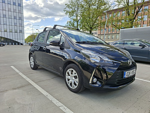 Toyota Yaris (2 foto / 9)