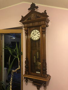 Настенные часы (2 фото из 2)