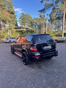 Mercedes Benz (4 фото из 7)