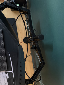 Monitorid + lauakinnitus (2 foto / 4)