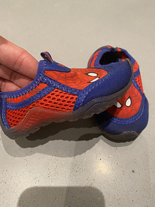 Crocs pluss kingitus teine paar (3 foto / 3)