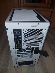 Ryzen 7 5800X, 3060 12GB, 32GB RAM + 2 monitor (3 foto / 6)