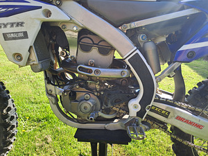 Продается Ямаха yz250f 2015г. (7 фото из 10)