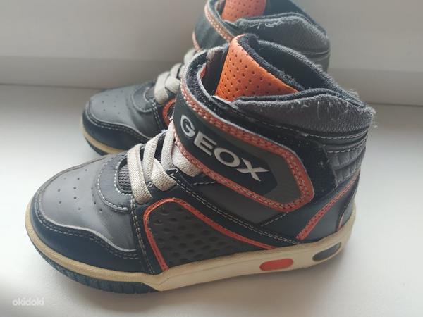 Кроссовки gEOX, мигающие, размер 26 (фото #4)