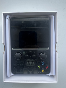 Handheld консоль R35s (3 фото из 3)