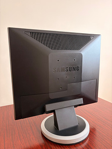 19" LCD monitor Samsung SyncMaster 930BF (2 foto / 4)