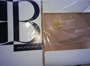 Новые оригинальные чулки Balenciaga (6 фото из 6)