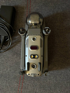 DJI Mavic 2 Pro (2 foto / 3)