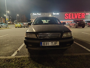 Volvo v40 1.6 77kw 1998 (4 foto / 6)