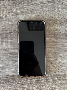 iPhone 11 про Золотой (2 фото из 3)
