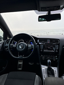 VW Golf R 300kW (7 foto / 13)